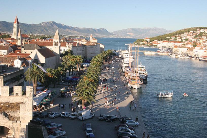 Apartments Mamut Trogir Eksteriør billede